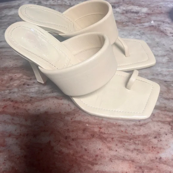 Zara Women Leather High Heel Sandals With Padded Straps Vanilla Yellow - Picture 3 of 8